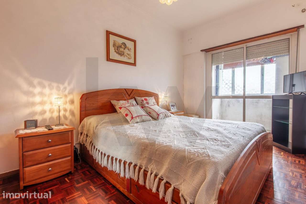Apartamento T2 na Cova da Piedade com Elevador, Excelente luminosidade - Grande imagem: 3/17