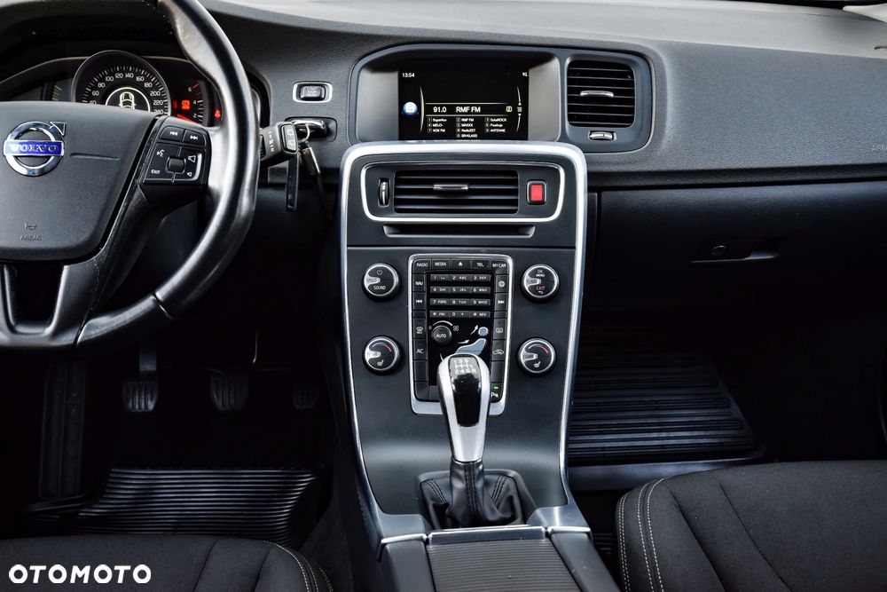 Volvo V60 D3 Drive-E Momentum - 31