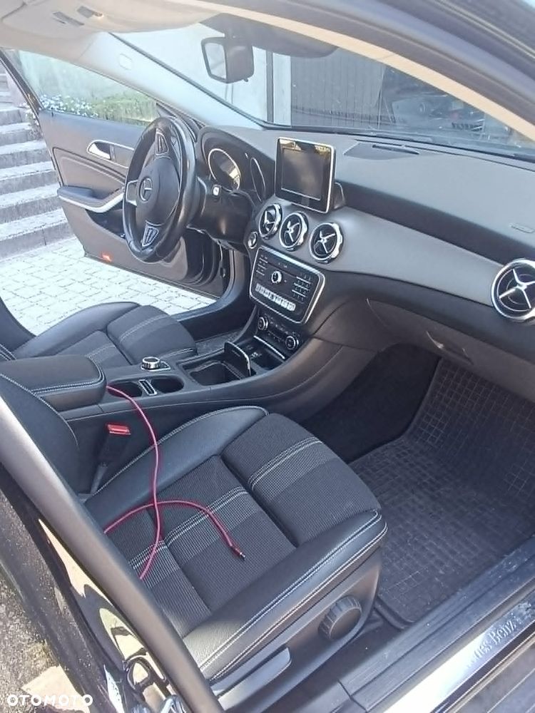 Mercedes-Benz GLA 200 7G-DCT Style - 11