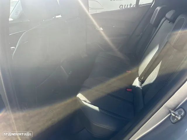 Peugeot 2008 1.5 BlueHDi Allure Pack - 15