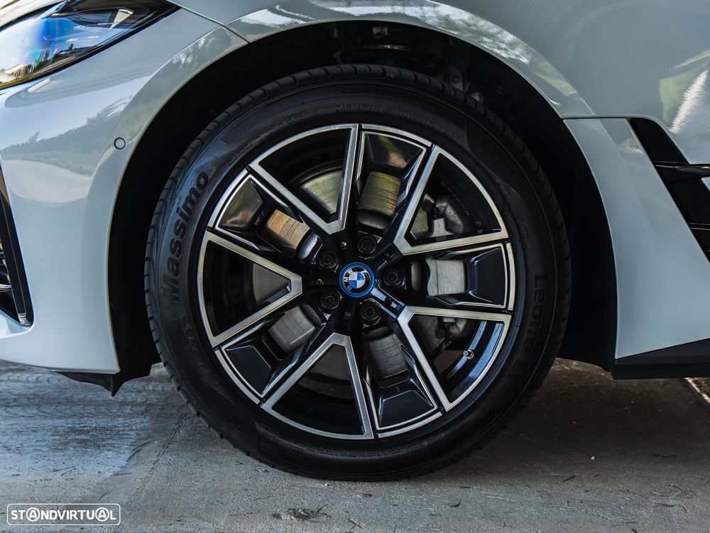 BMW i4 eDrive40 Pack Desportivo M - 41