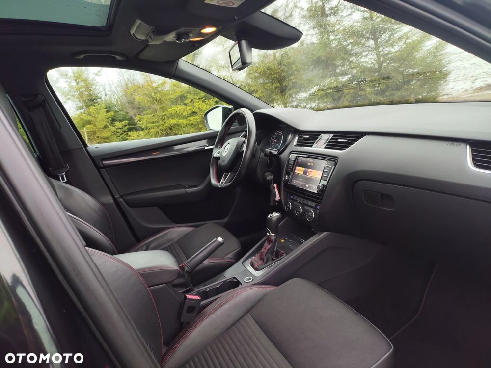 Skoda Octavia 2.0 TDI DSG RS - 10