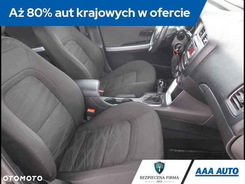 Kia Ceed - 10