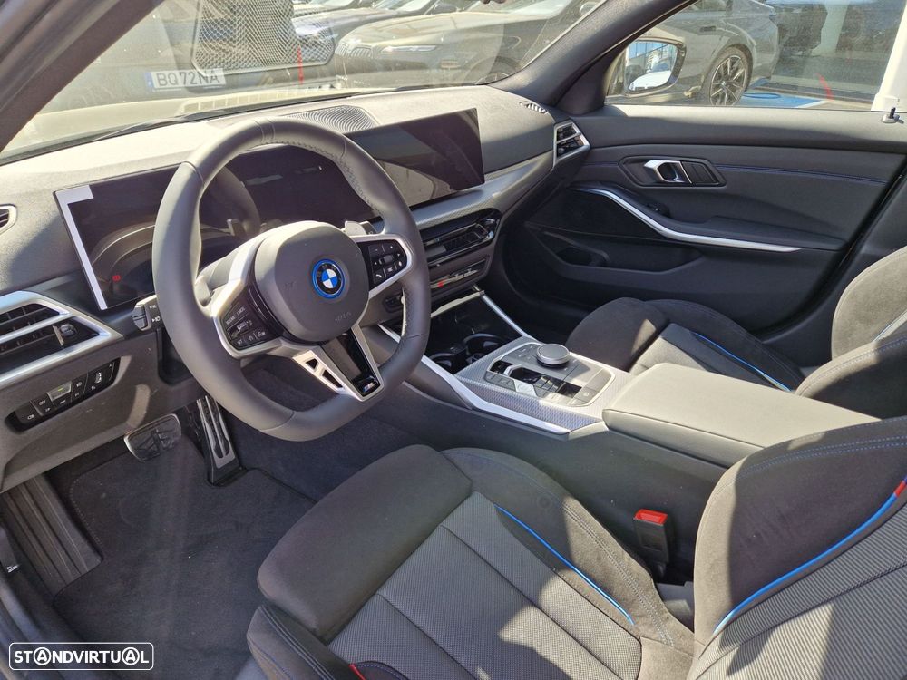 BMW 330 e Touring Pack Desportivo M Pro Auto - 2