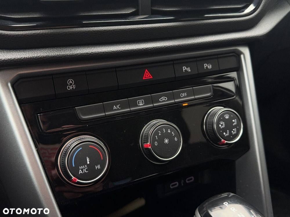 Volkswagen T-Roc - 23