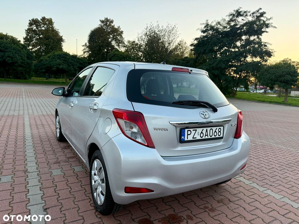 Toyota Yaris 2013 photo 5