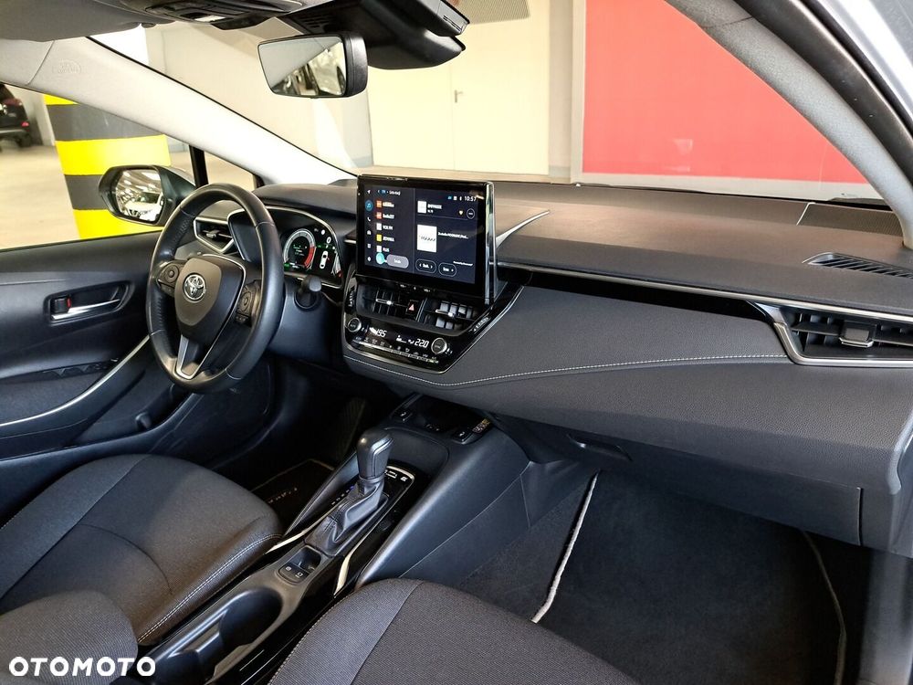 Toyota Corolla 1.8 Hybrid Comfort - 17