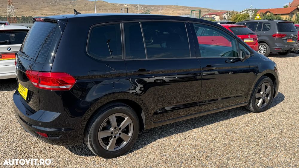 Volkswagen Touran - 13