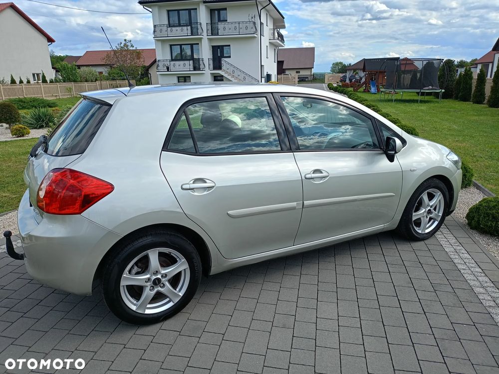 Toyota Auris 1.6 VVT-i Executive - 6