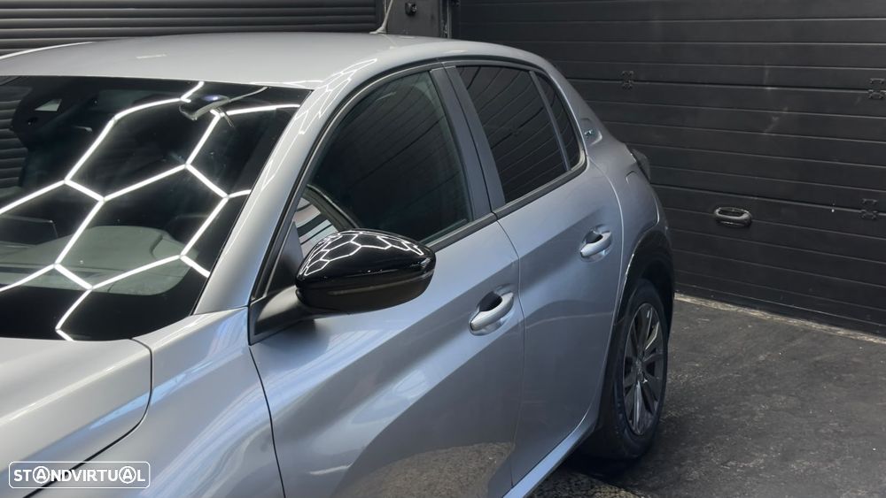 Peugeot e-208 Active Pack — fotografia 2