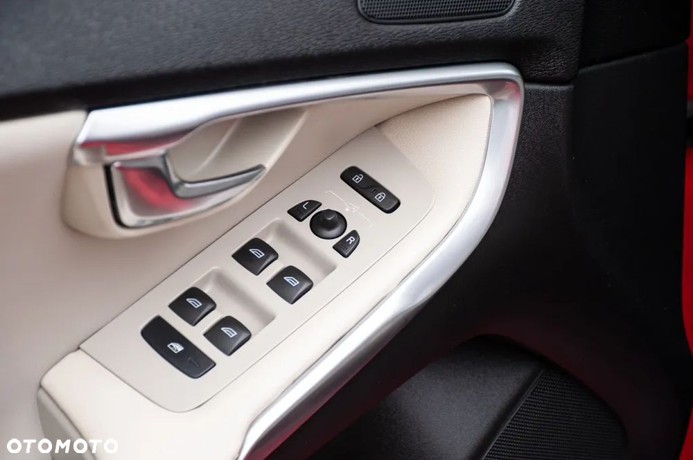 Volvo V40 D4 Drive-E Summum - 39