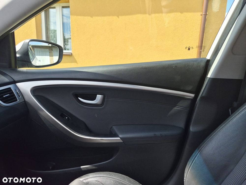 Hyundai i30 1.6 CRDi Premium - 3