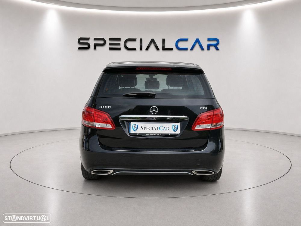 Mercedes-Benz B 180 CDI Style — fotografia 8