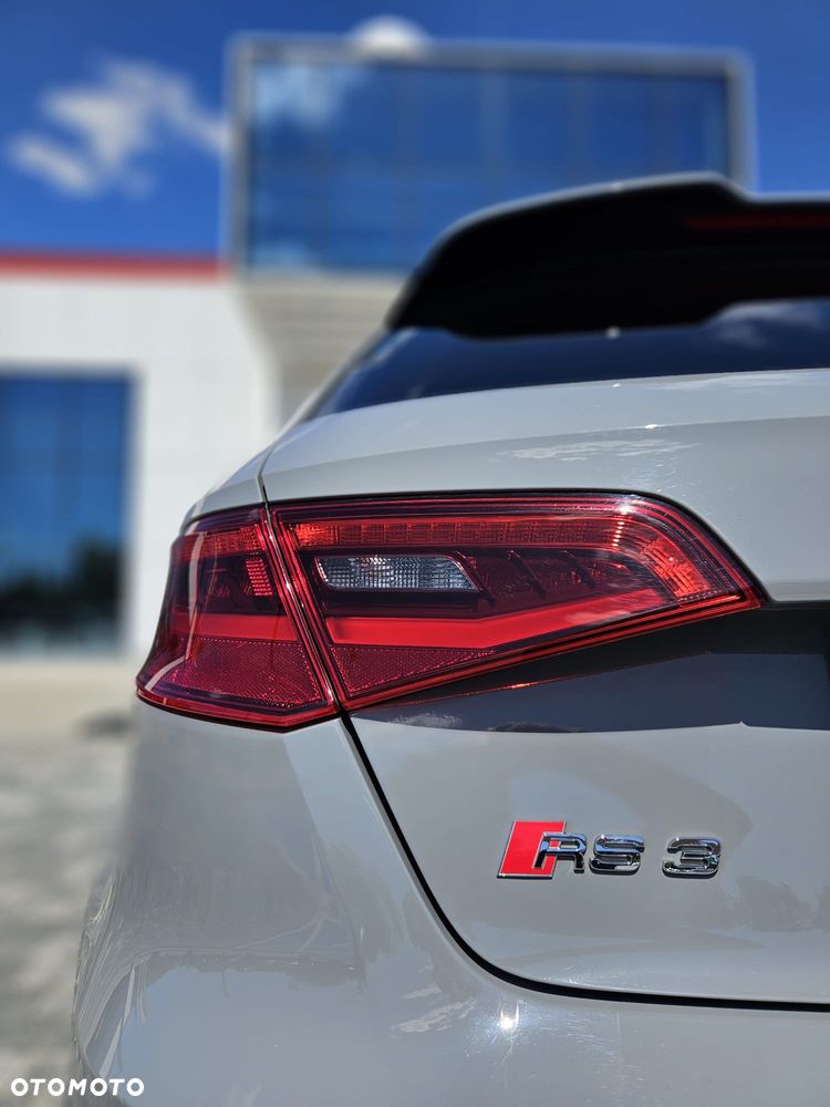 Audi RS3 Sportback Standard - 13