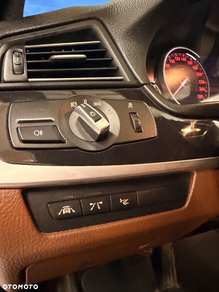 BMW Seria 5 520d - 14