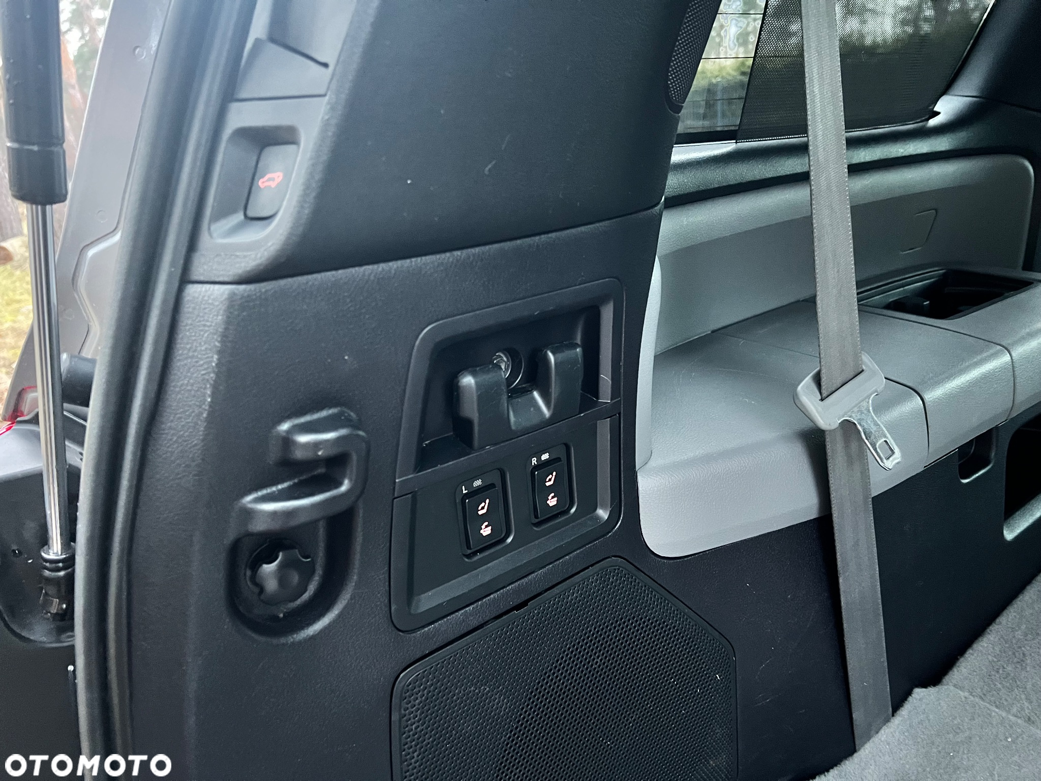 Toyota Sequoia - 24