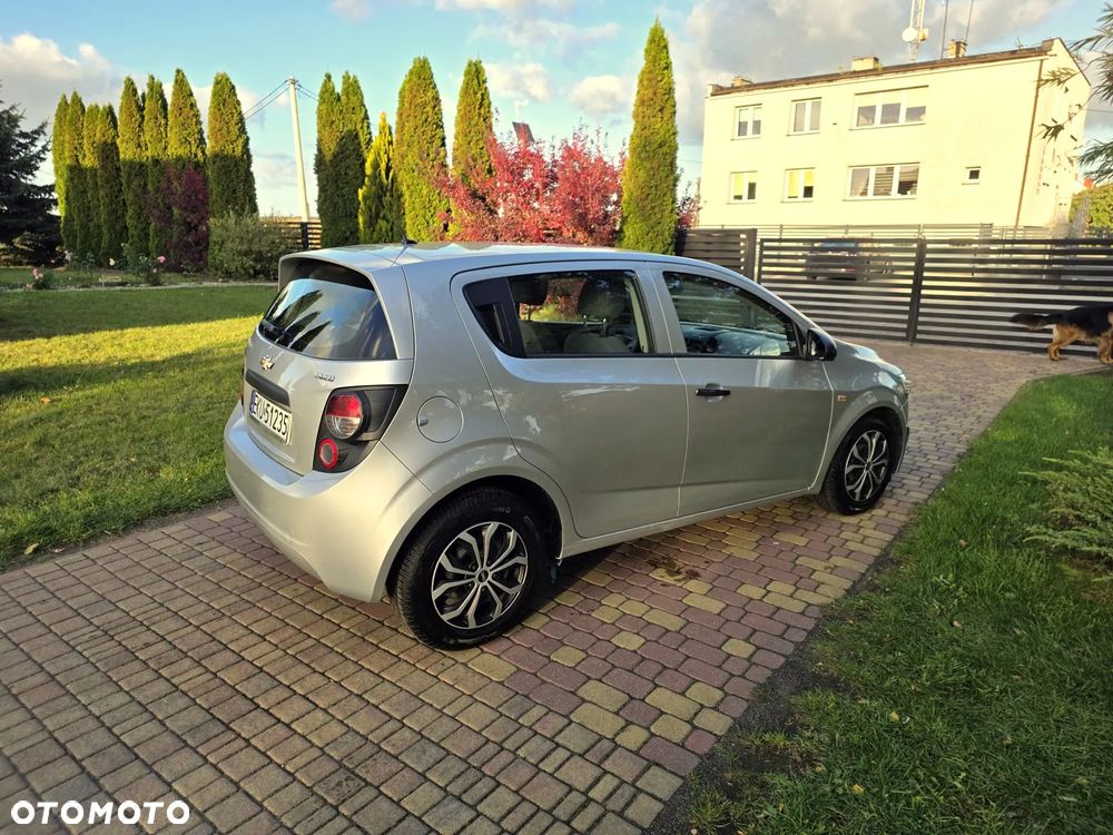 Chevrolet Aveo 1.2 LS - 20