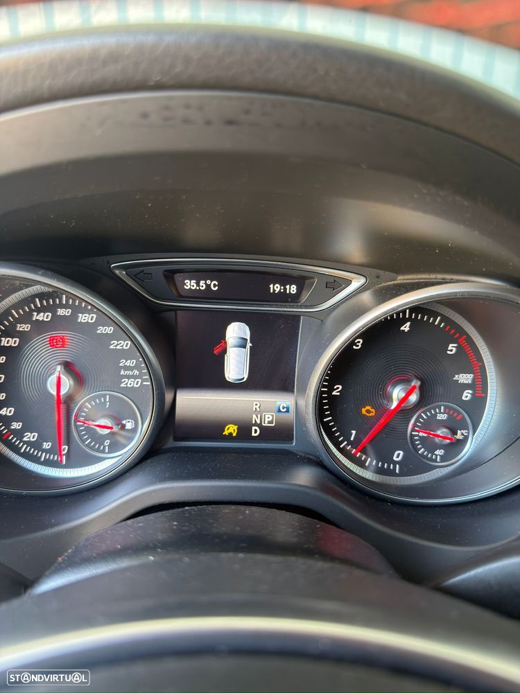 Mercedes-Benz CLA 220 d Shooting Brake AMG Line Aut. - 30