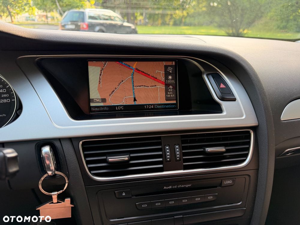 Audi A4 Limousine - 14