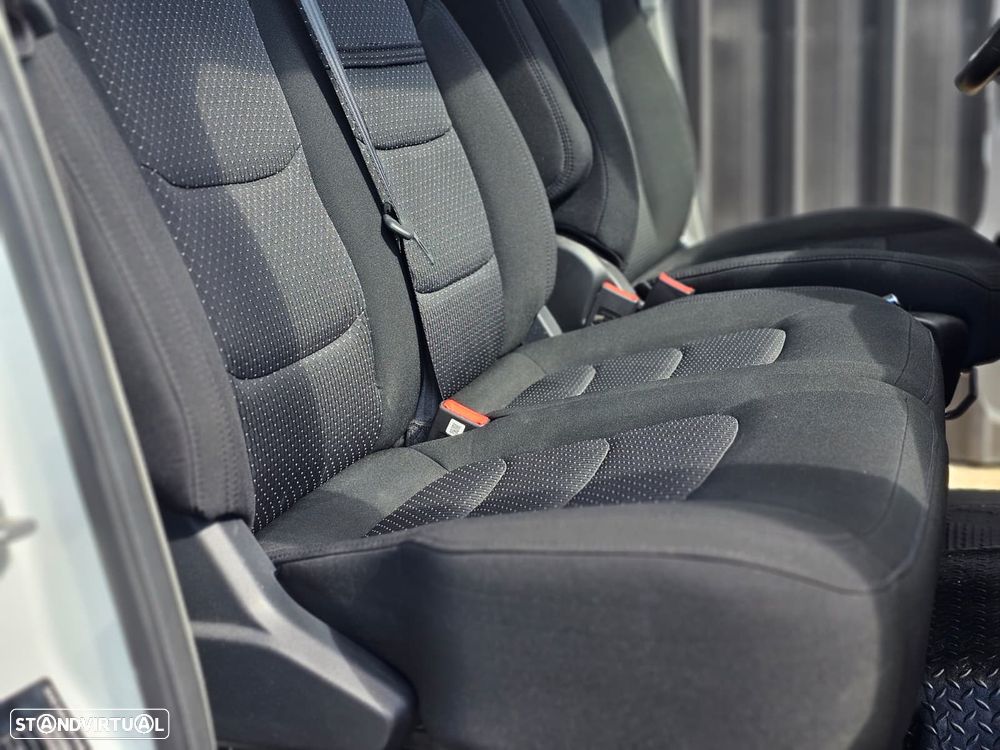 Maxus DELIVER 9 - 23