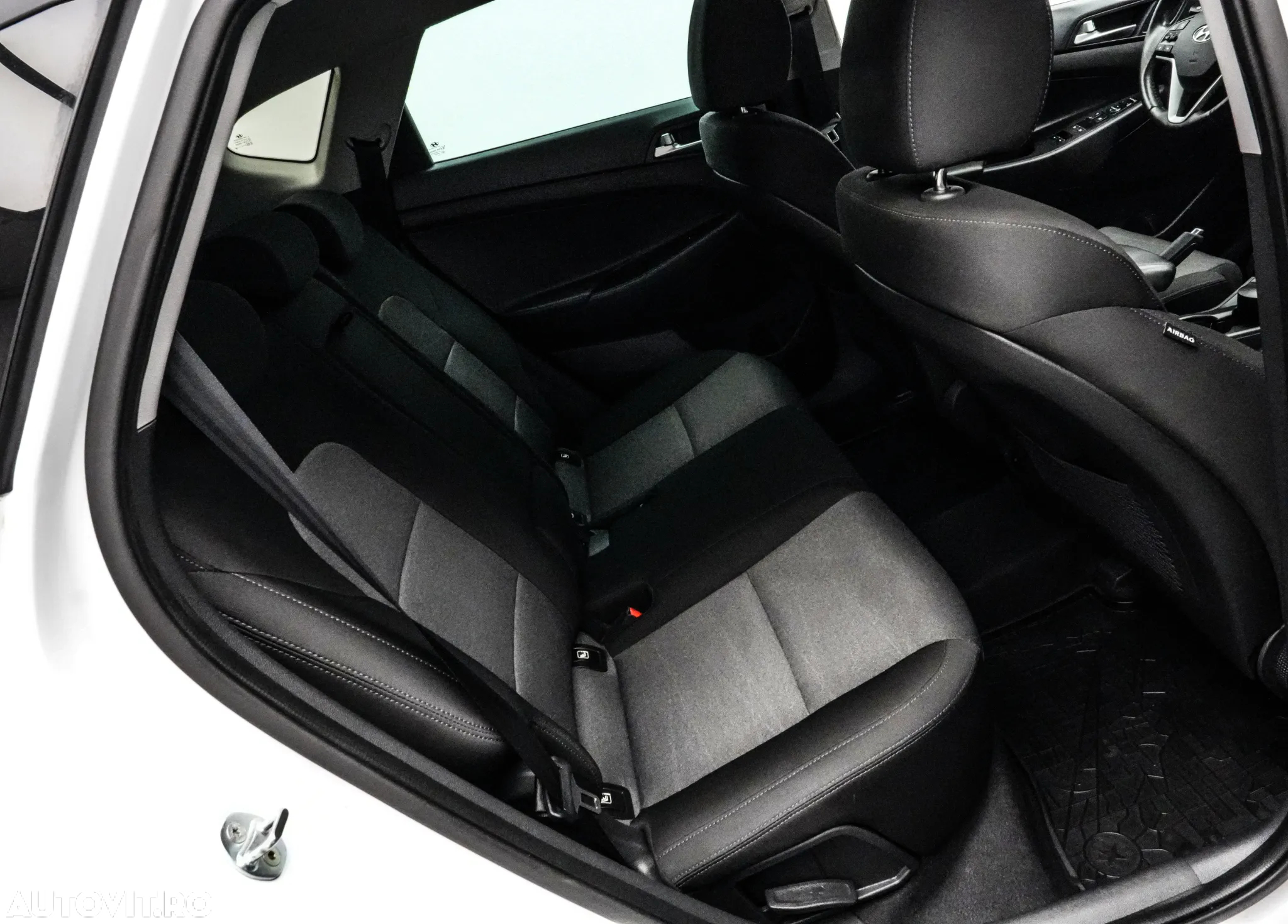 Hyundai Tucson 1.6 CRDi 4WD 6MT Premium - 14