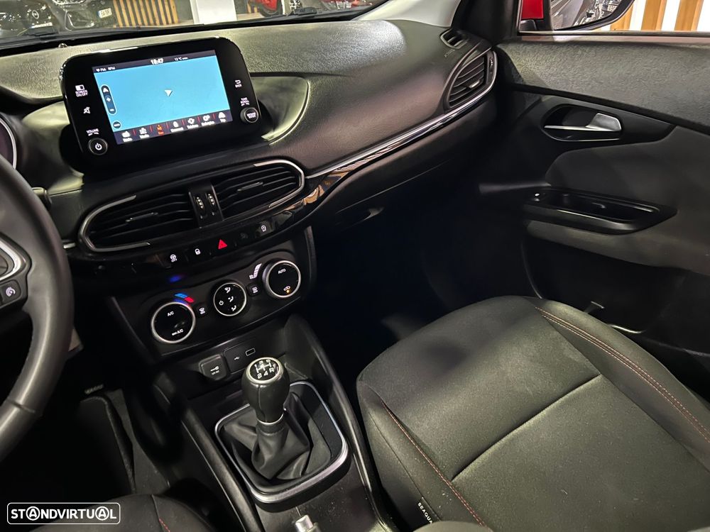 Fiat Tipo Cross 1.0 GSE T3 - 24