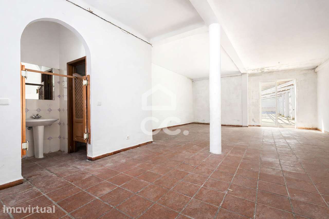 Espaço Comercial c/ 169 m² na Av. dos Salesianos, em Évora - Grande imagem: 2/28