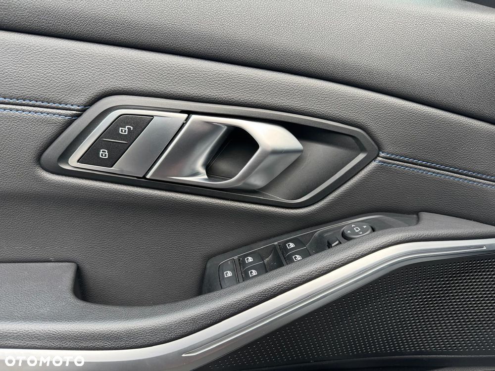 BMW Seria 3 318d M Sport - 7