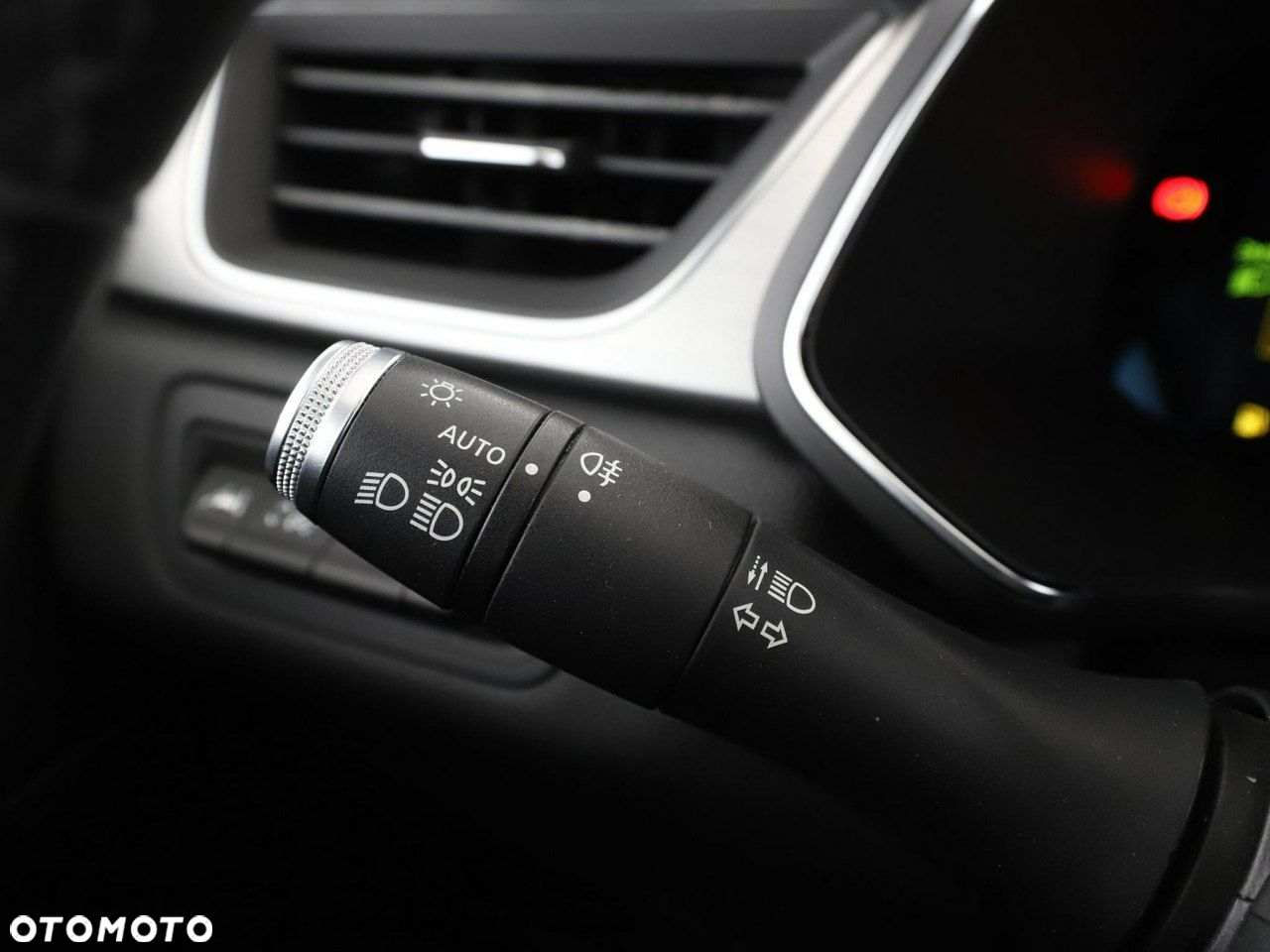 Renault Captur E-TECH PLUG-in 160 INTENS - 37