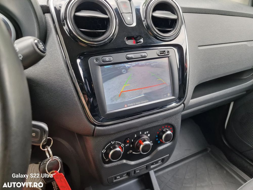 Dacia Lodgy TCe 115 Stepway Celebration - 11