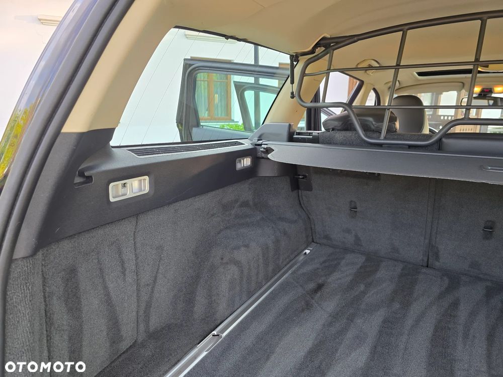 Volvo XC 70 D5 AWD Kinetic - 33