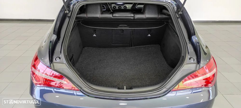 Mercedes-Benz CLA 180 d Shooting Brake AMG Line - 21