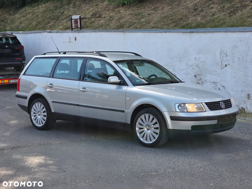 Volkswagen Passat 1.6 Comfortline - 14