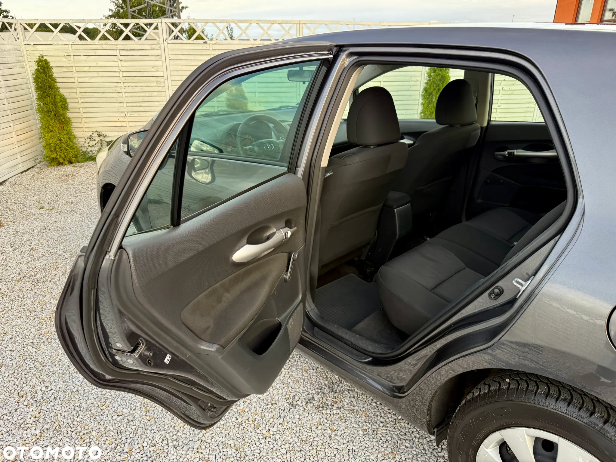 Toyota Auris 1.33 VVT-i Terra - 28