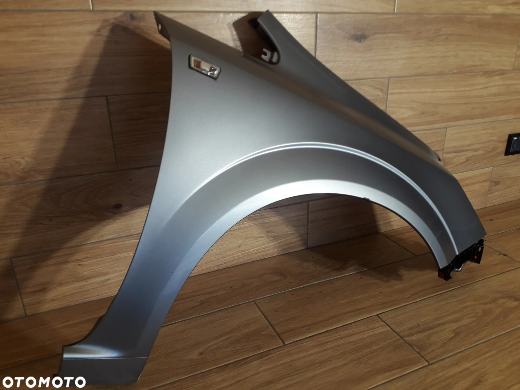 Błotnik Prawy Przód Opel Zafira B Z163 - 5
