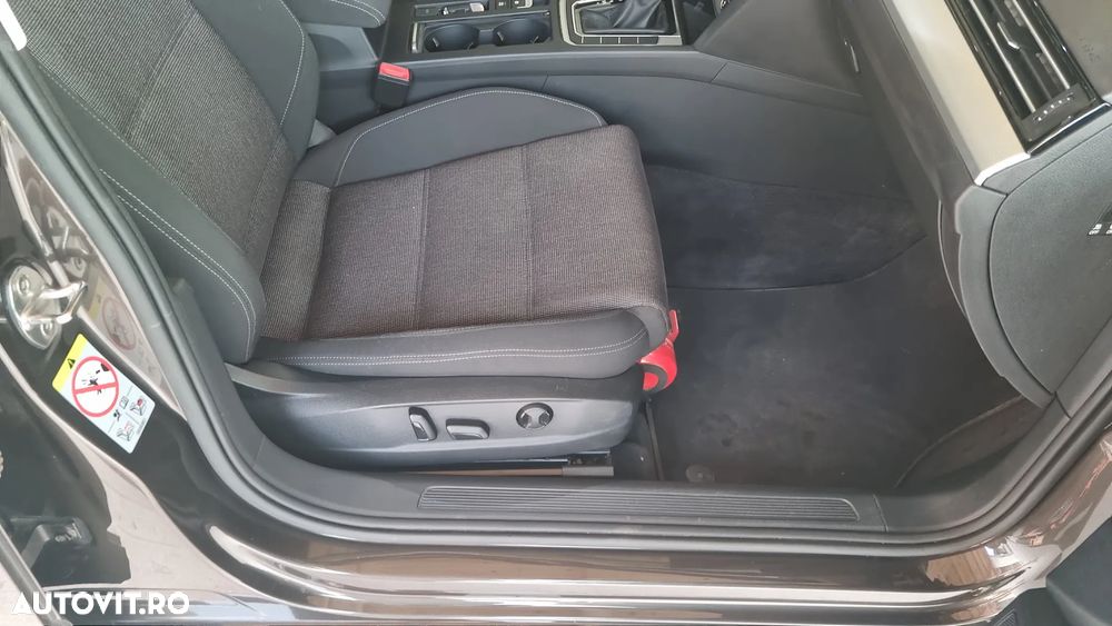 Volkswagen Passat - 2