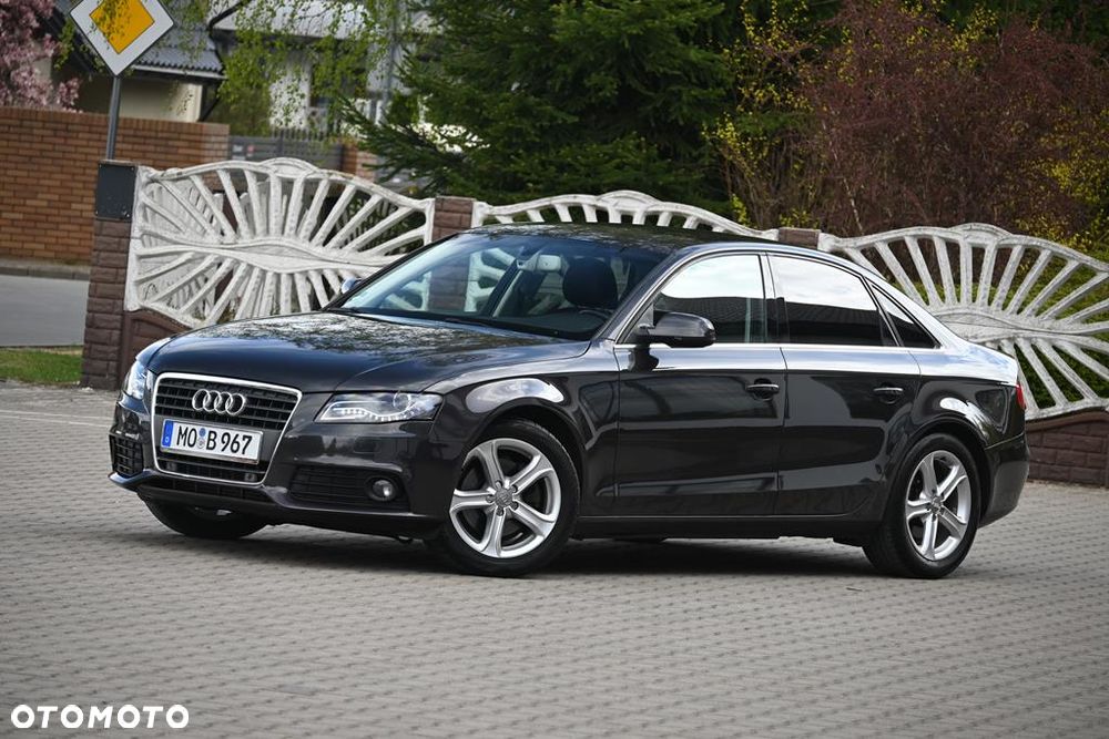 Audi A4 Limousine - 4