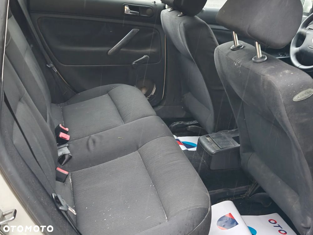 Volkswagen Passat 1.9 TDI Comfortline - 23