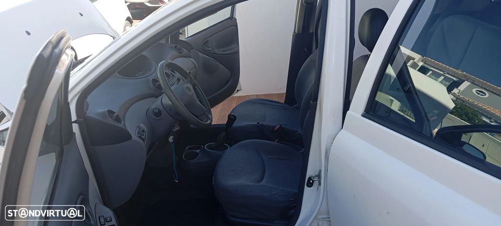 Toyota Yaris 1.0 Terra - 17