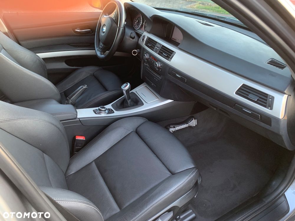 BMW Seria 3 320d Efficient Dynamics Edition Sport Line - 13