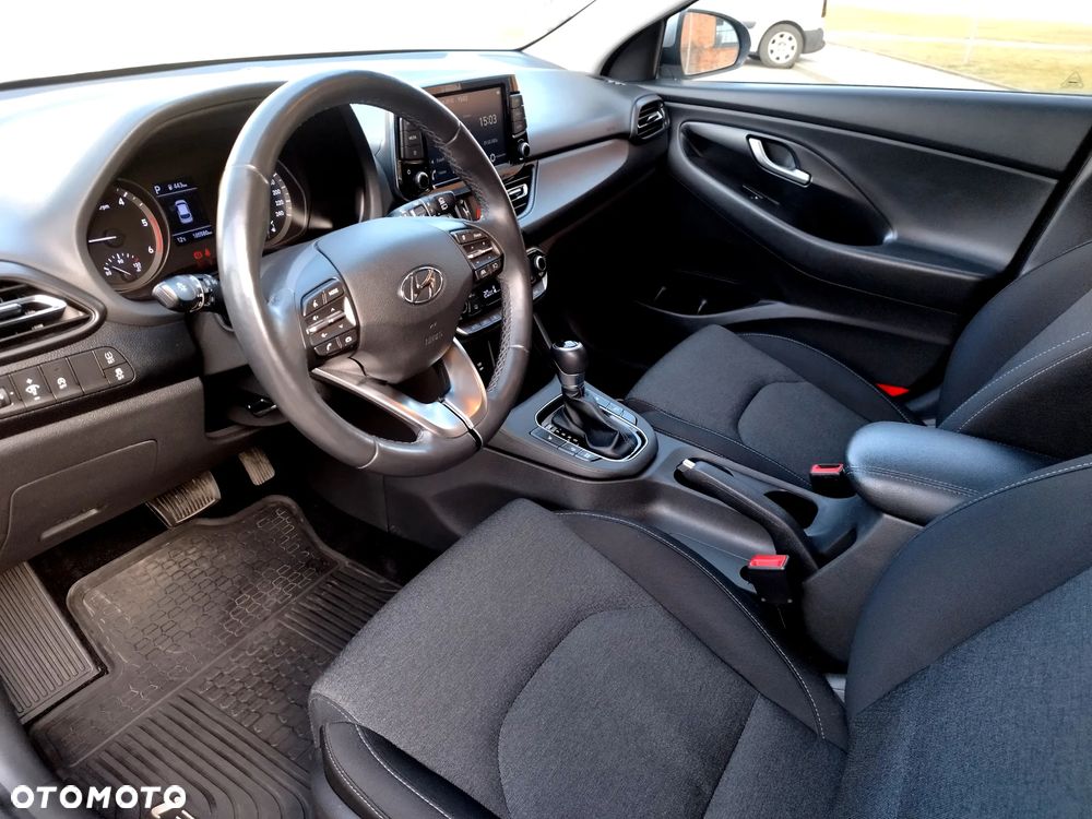 Hyundai i30 1.6 D Comfort DCT - 11