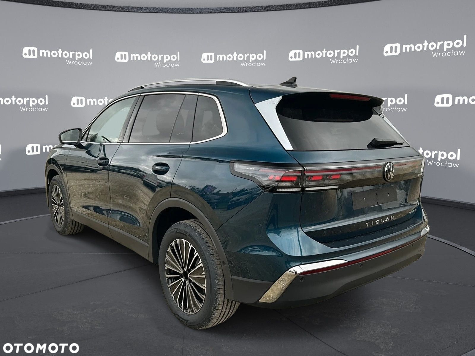 Volkswagen Tiguan - 8
