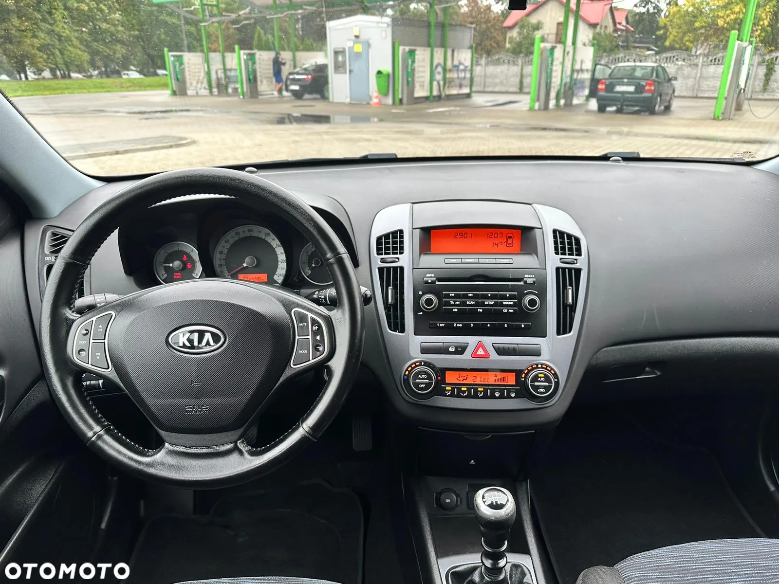 Kia Ceed - 11