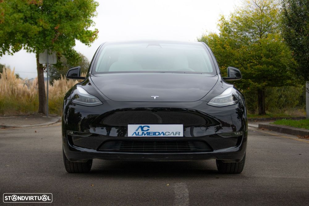 Tesla Model Y Long Range Dual Motor AWD - 3