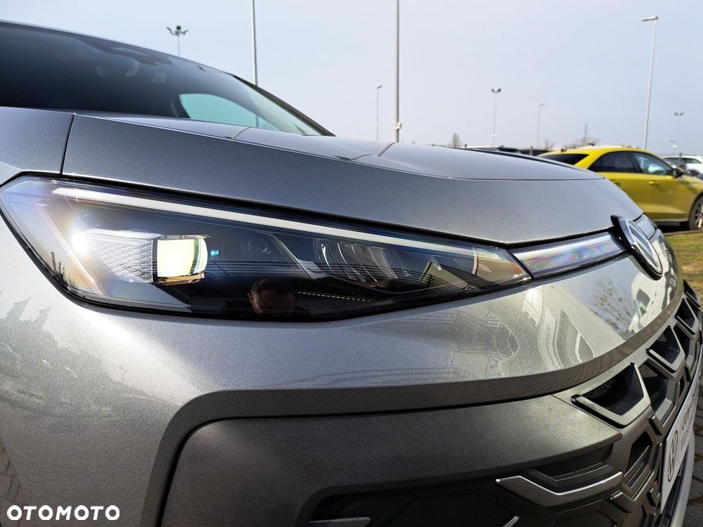 Volkswagen T-Roc 1.5 eTSI Life DSG - 37