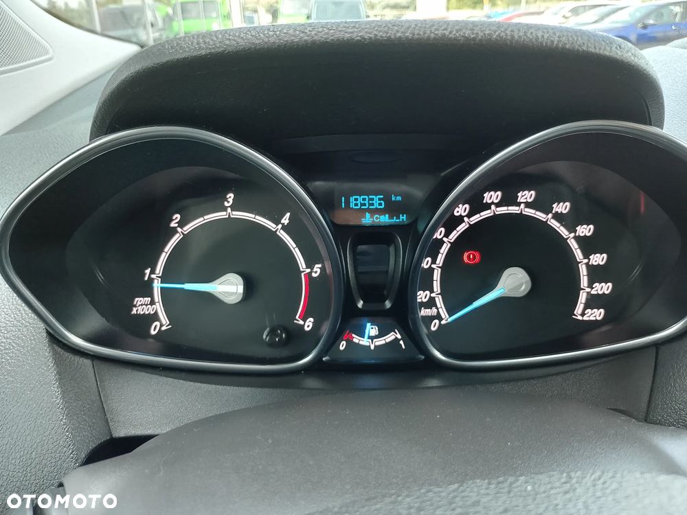 Ford Tourneo Courier 1.5 TDCi Titanium - 17