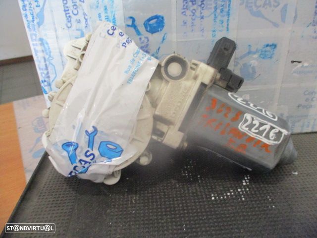 Motor Elevador Vidro 6N4959801B LAND ROVER FREELANDER 2000 2.0DI 4X4 95CV 5P PRETO FD - 1