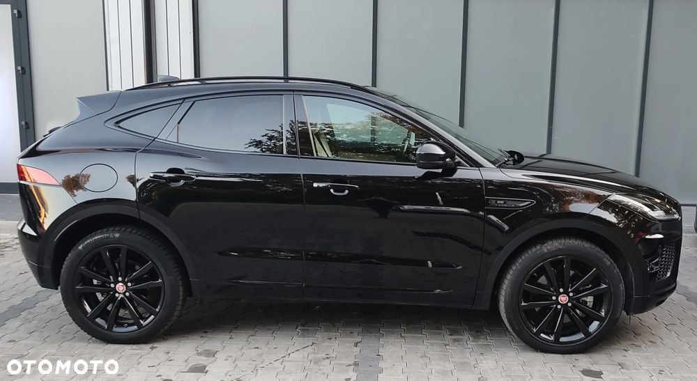Jaguar E-Pace P300 AWD R-Dynamic SE - 9
