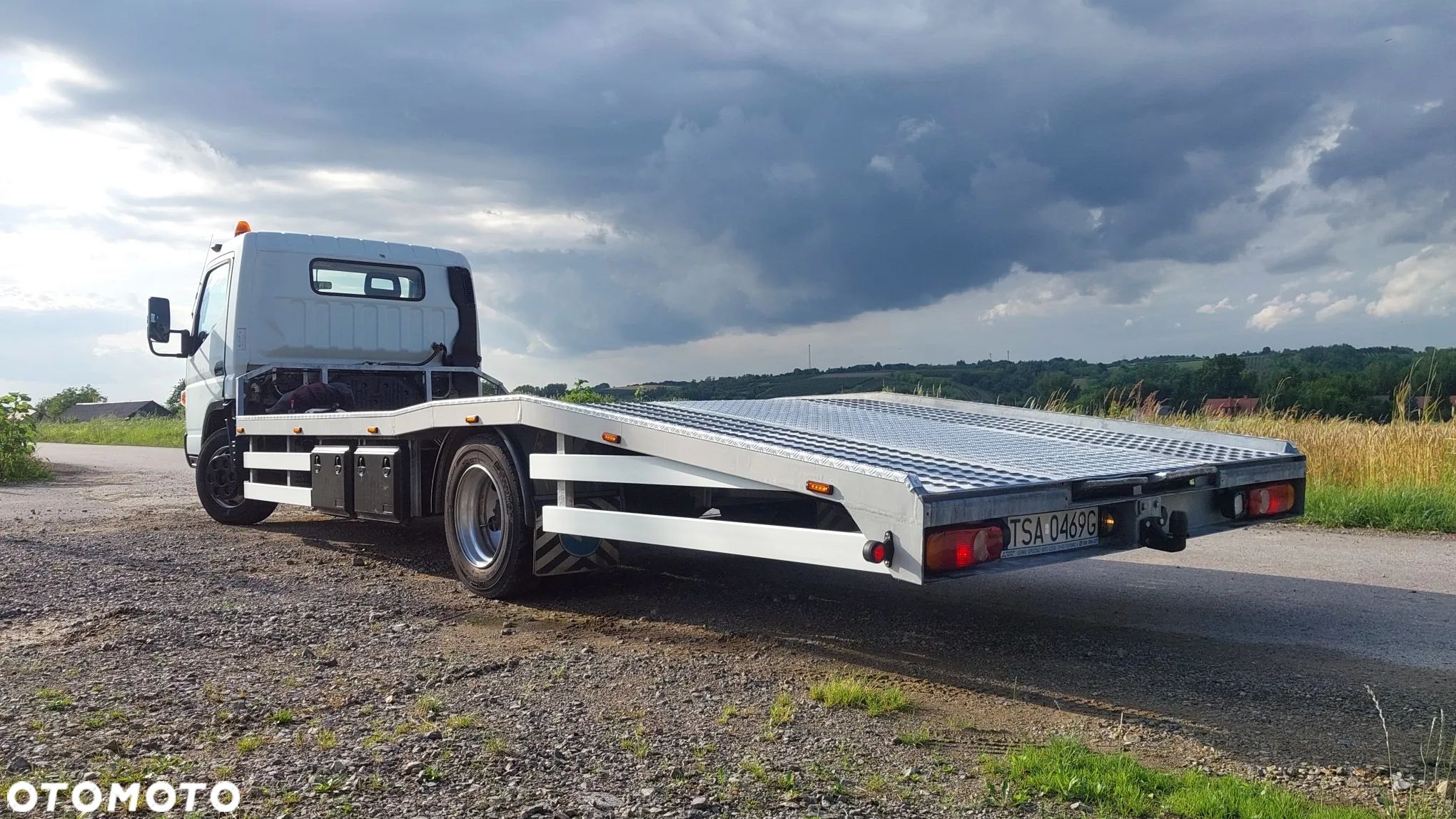 Mitsubishi Canter Fuso - 1
