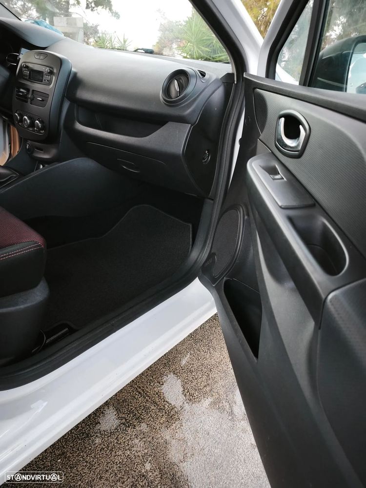 Renault Clio - 8